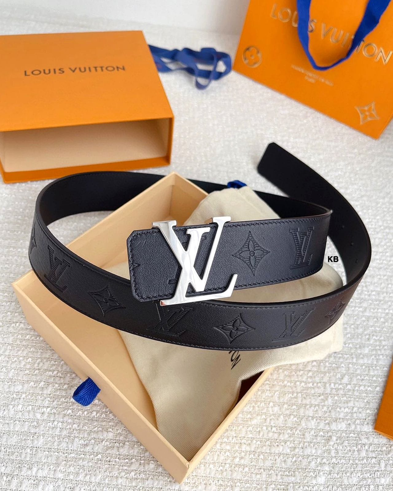 LOUIS VUITTON SHAPE BELT