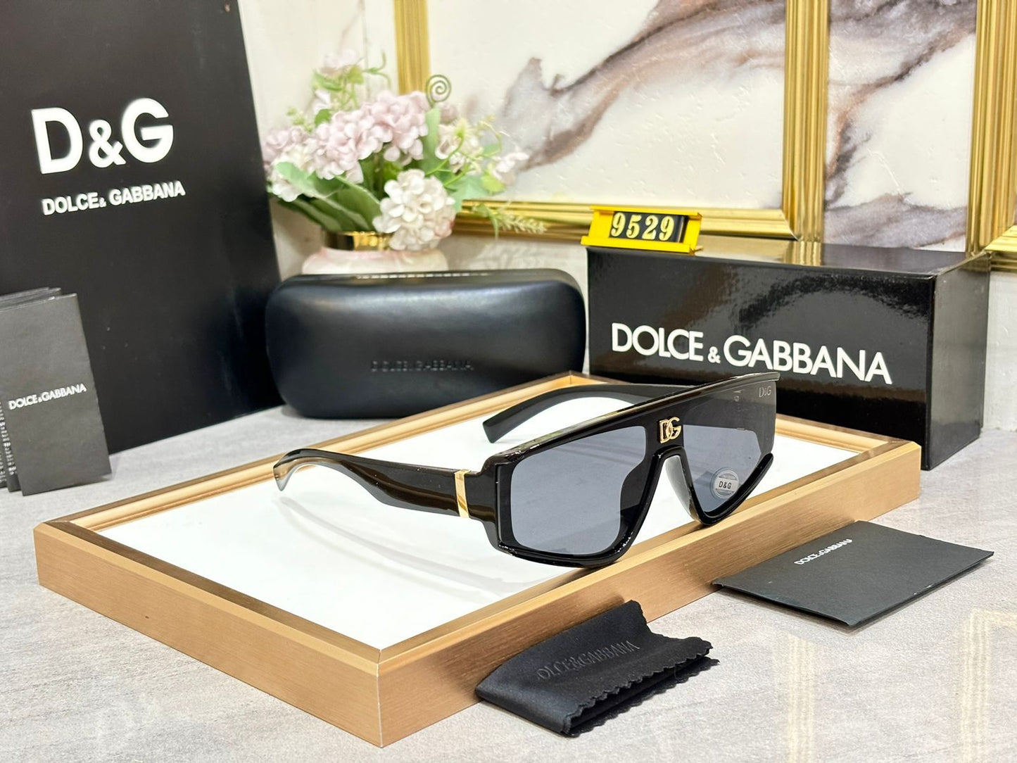 D&G COSSED GLASSES