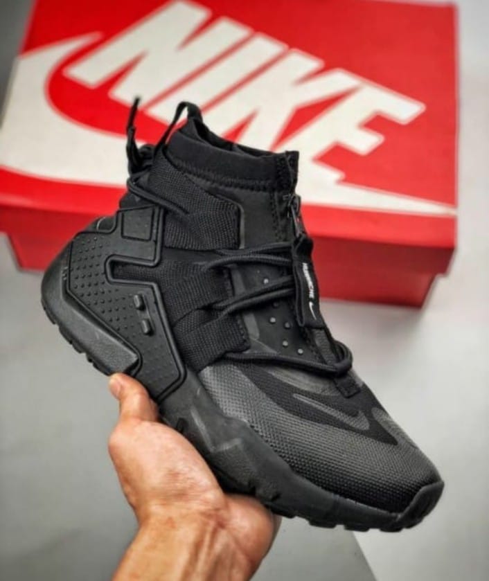 Nike Air Huarache Triple Black