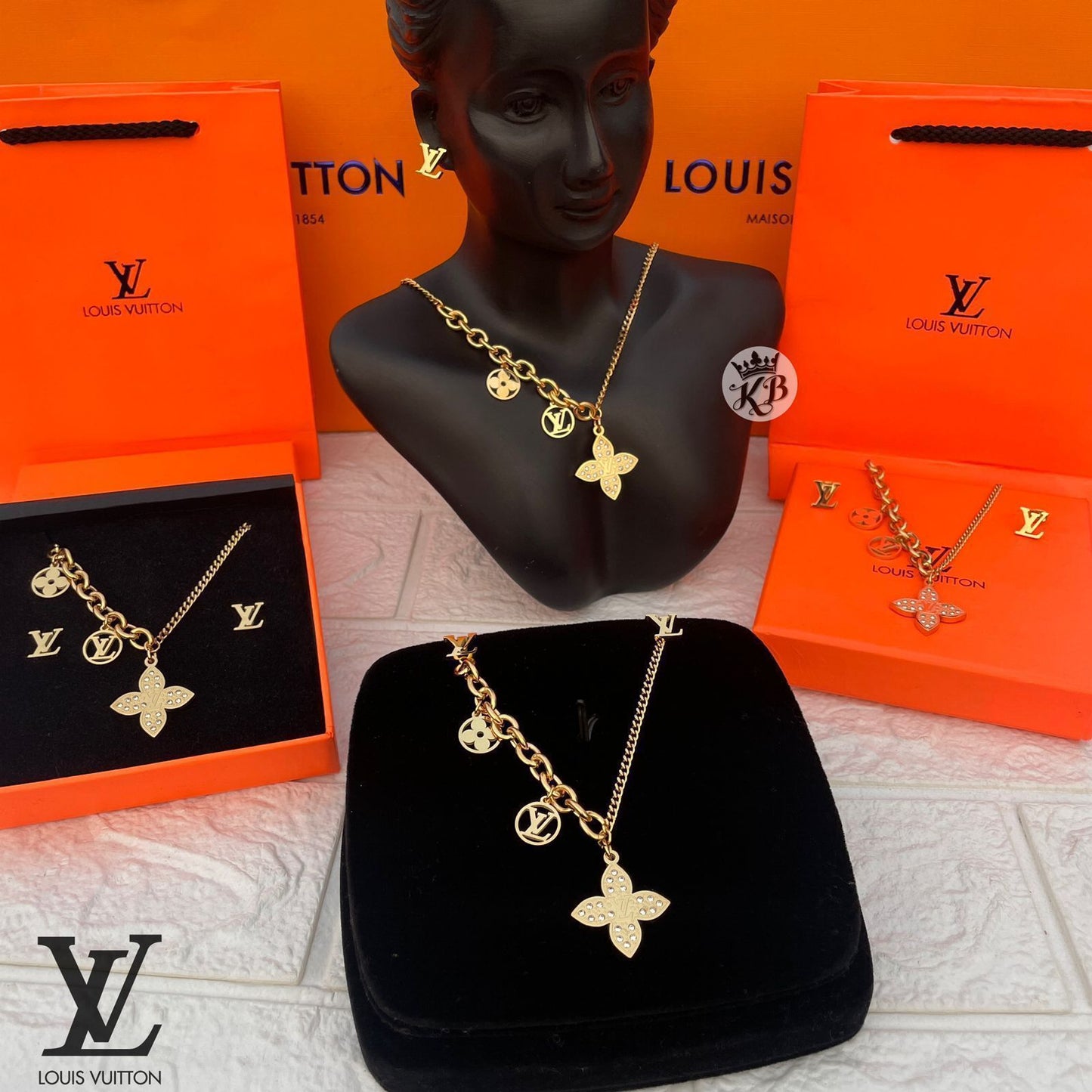 LV  Necklace and earrings Combo